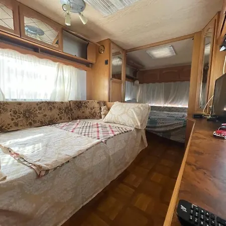 Wonderfull Sea Caravan On Gardenia Camping